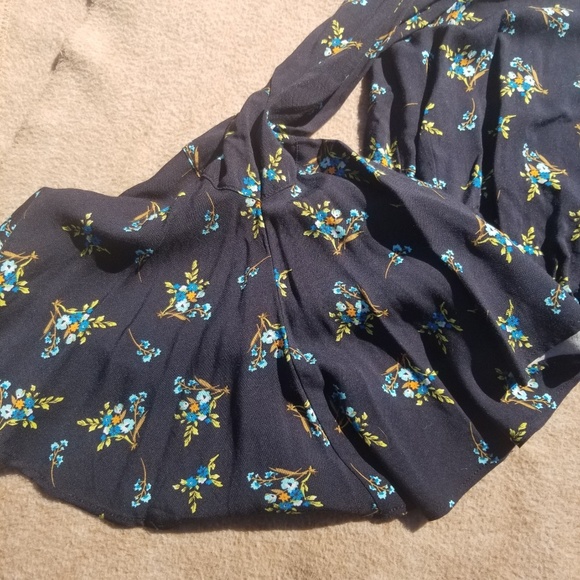 Chelsea and Violet Long Sleeve Shirt Floral Black - Picture 2 of 8